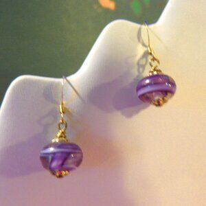 NEW - BEAUTIFUL HAND-BLOWN PURPLE GLASS SWIRL EARRINGS